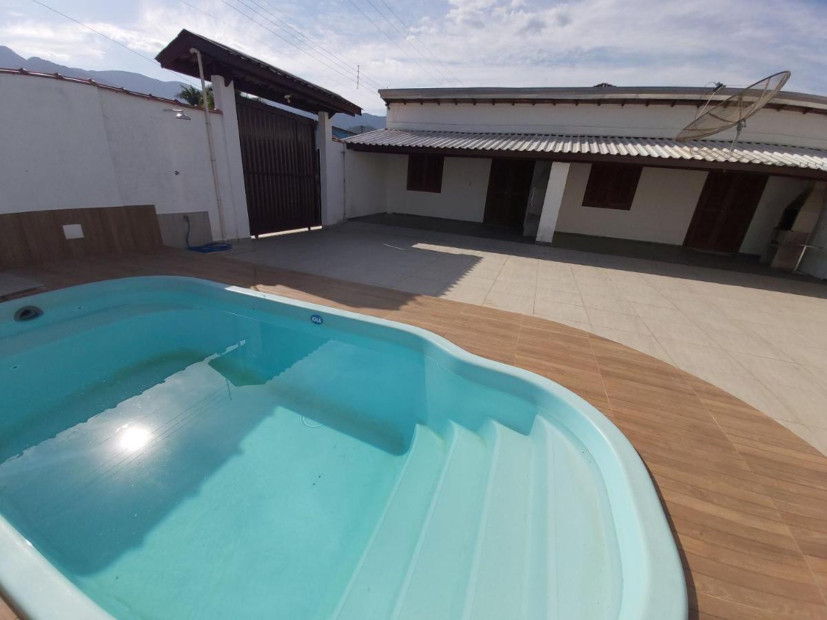 0006.03 - Maranduba - Chale - 1 Dorm - 5 Pess - 3 Quadras Do Mar - Piscina Coletiva - Wifi Villa Ubatuba Ngoại thất bức ảnh